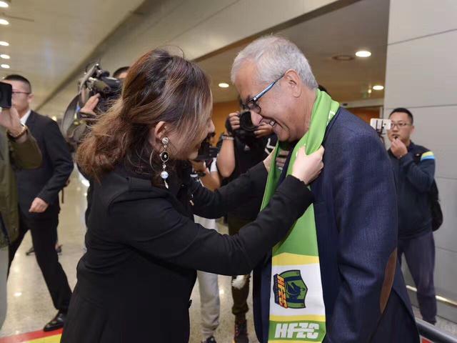 近日，获得2020阿根廷本土电影票房冠军的黑色喜剧犯罪电影《极盗行动》（El Robo Del Siglo）即将在国内院线上映